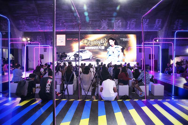 798迎别样潮流展,蓝鸟潮物大赛携手VaVa引爆京城(图1) 798迎别样潮流展,蓝鸟潮物大赛携手VaVa引爆京城(图1)